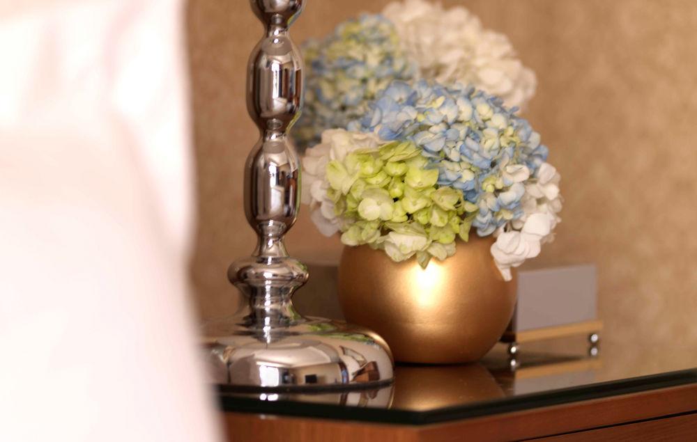The Ritz-carlton,