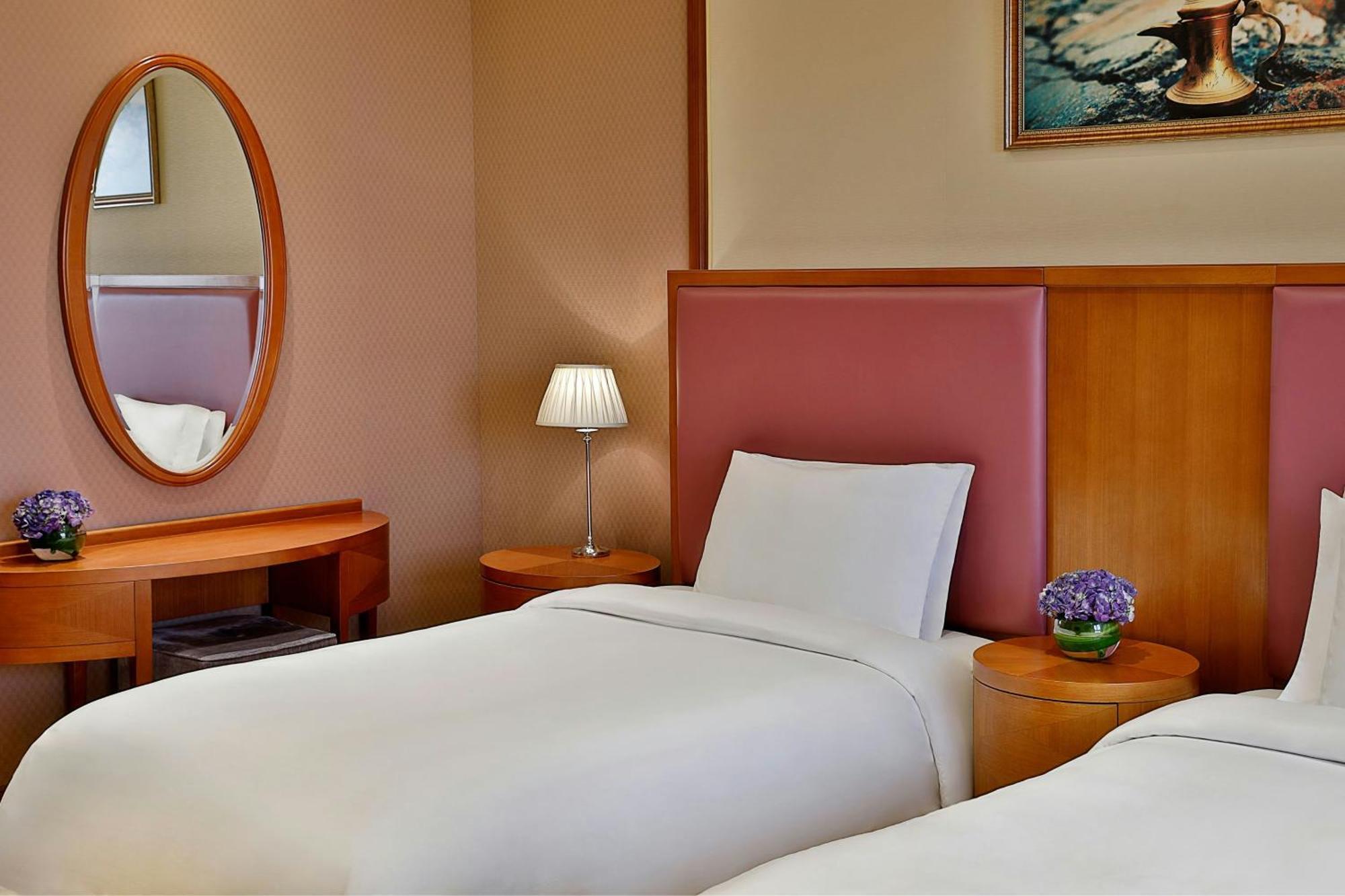 The Ritz-carlton, Hotel