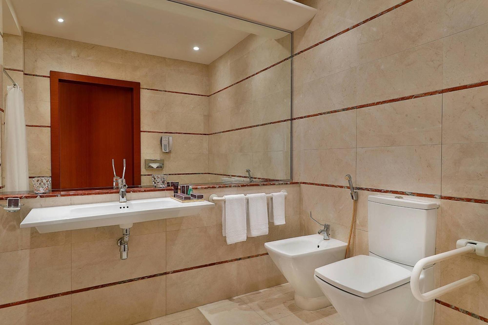 The Ritz-carlton, Hotel