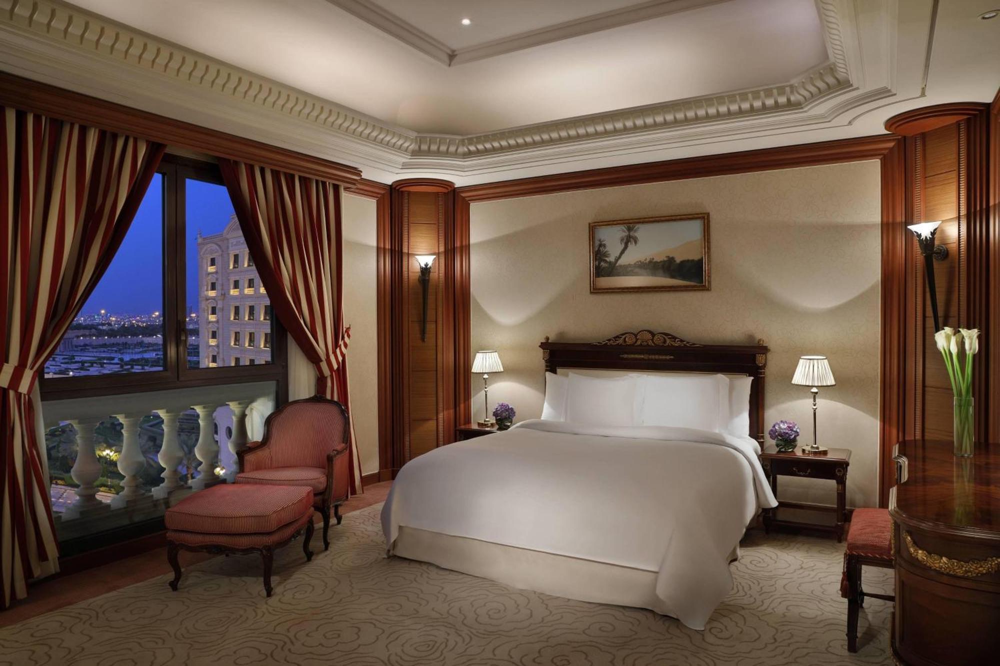 Hotel The Ritz-carlton, 5*