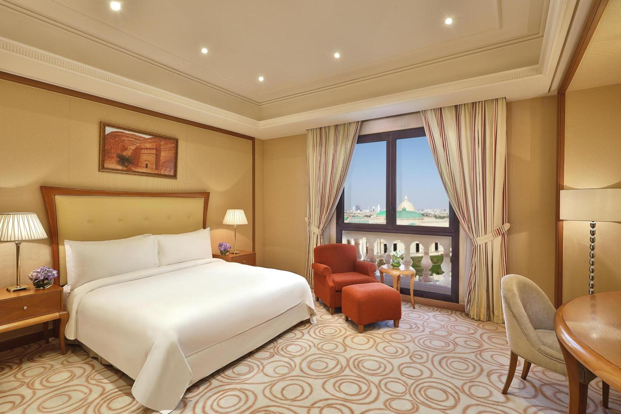 The Ritz-carlton, Hotel 5*