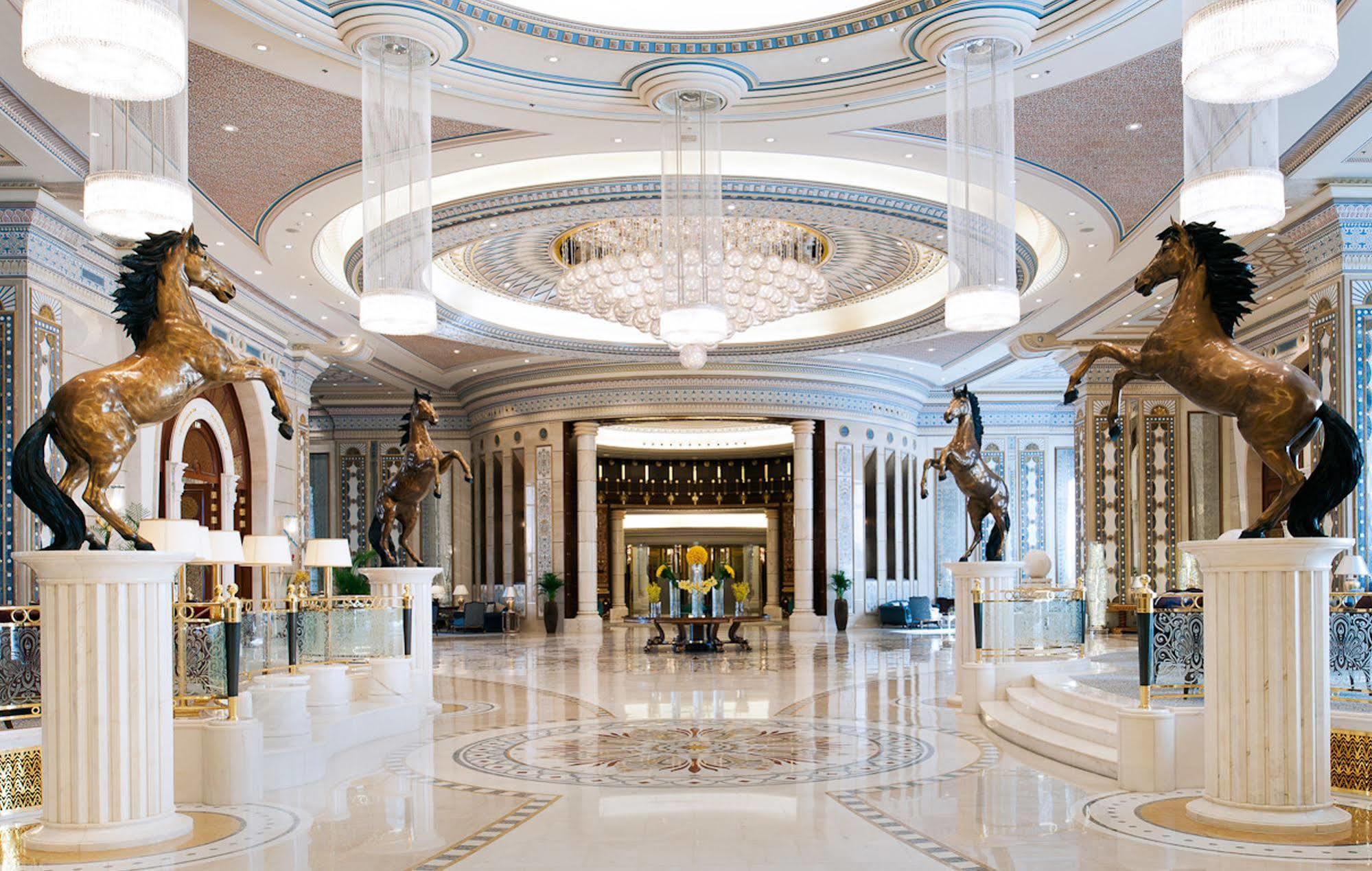 The Ritz-carlton,